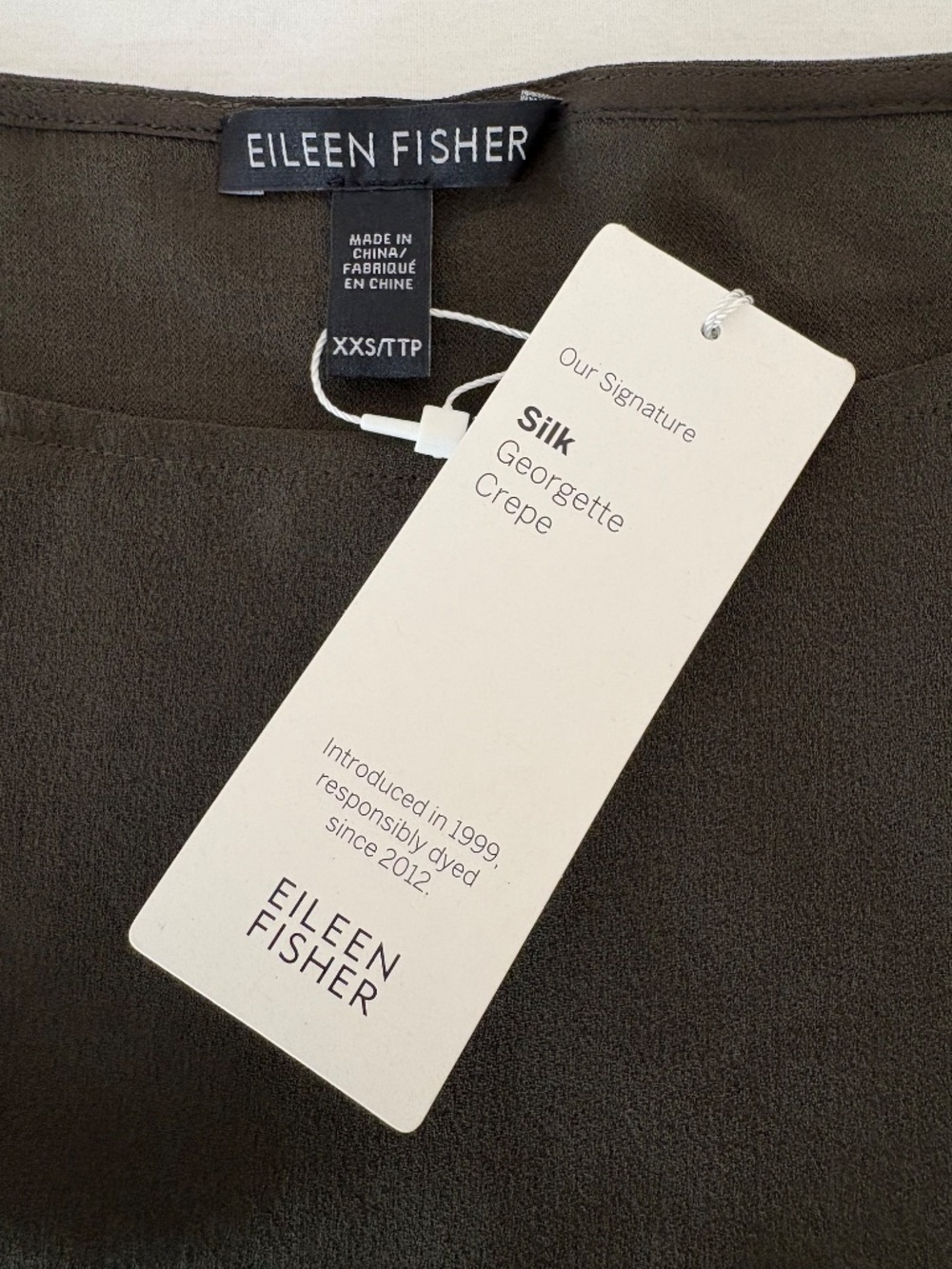Eileen Fisher Silk Georgette Crepe Bateau Neck Long Shell Woodland Green XXS - Picture 3 of 9